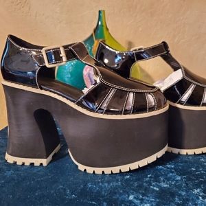 Dolls Kill Current Mood platforms